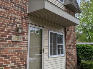 529 Longshore Dr APT A, Ann Arbor, MI
