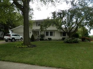 1005 Champagne Dr, Marion, OH