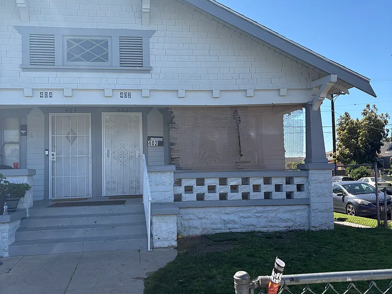 402 E 43rd Pl — Photo 16