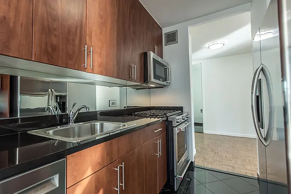 Rented by Solow Realty | media 20