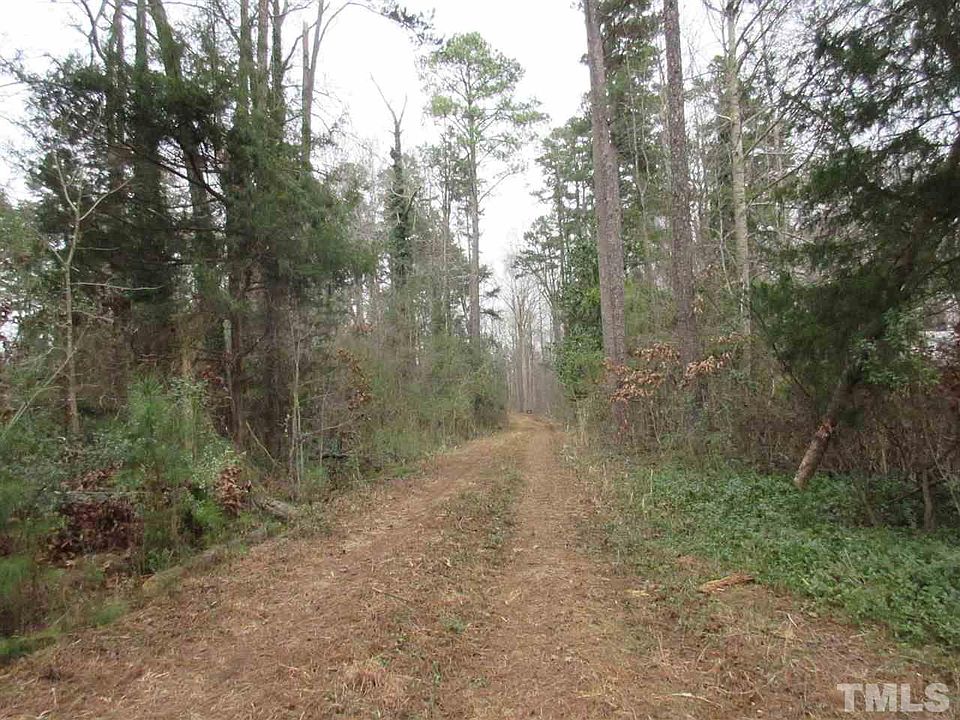 2nd image of 1679 Hal Clark Rd