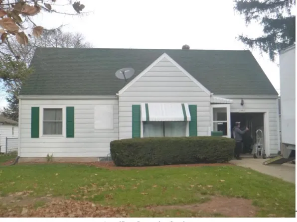 1942 Vahlen St, Madison, WI 53704