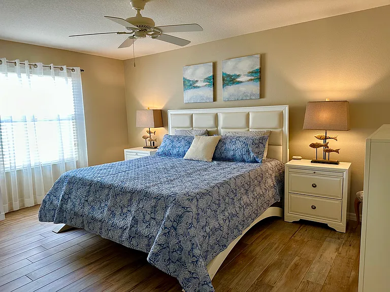 Master Bedroom. King Bed.