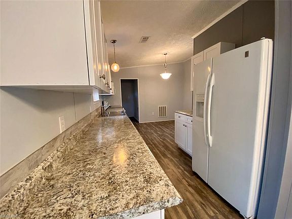 5th image of 432 Monterey St