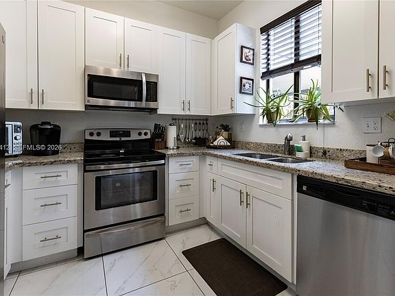 3rd image of 12704 SW 131st Ter