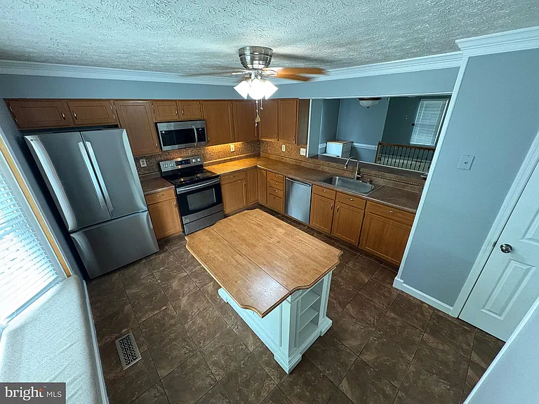 10811 Topbranch Ln — Photo 21
