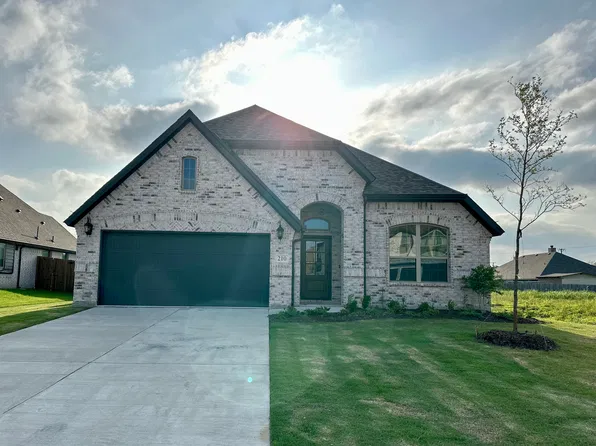 210 Mercer Dr, Royse City, TX