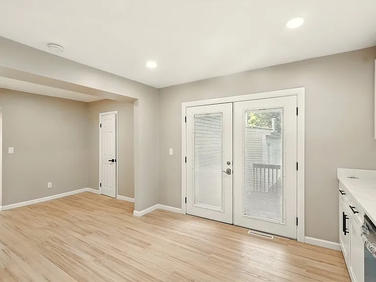 2380 Croydon Rd — Photo 9
