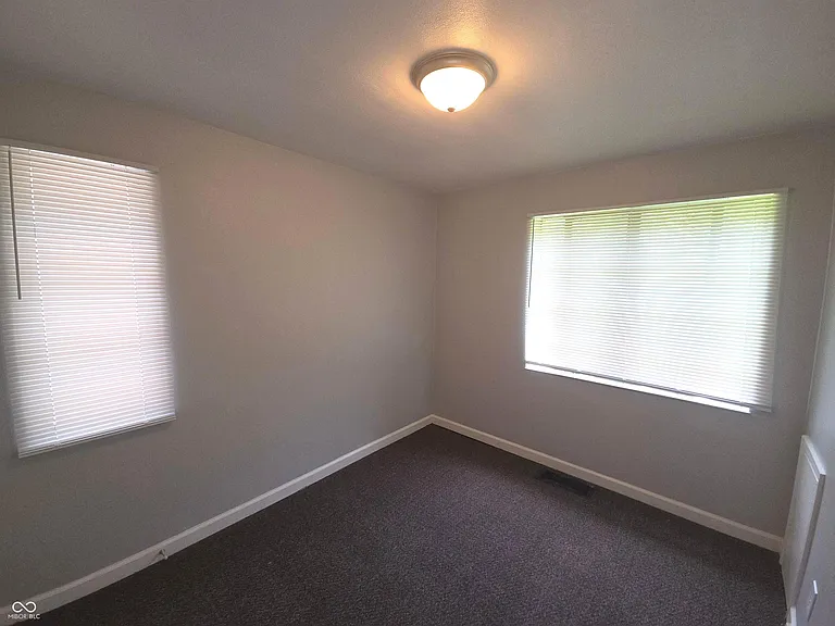 73 W Westfield Blvd — Photo 10