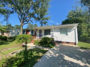 6404 Beacon St, Fayetteville, NC 28311