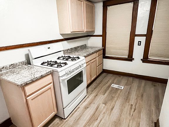 2nd image of 65 Euclid Ave APT 3