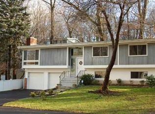 76 Florence Rd, Riverside, CT 06878