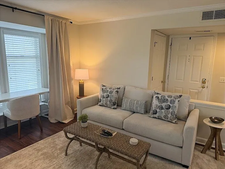 1011 Nicholwood Dr #209 — Photo 2