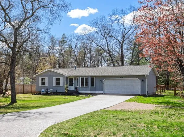 6002 Berry Ln, Indian River, MI 49749