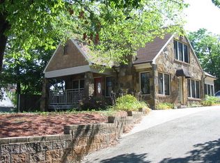 228 N Locust Ave, Fayetteville, AR 72701