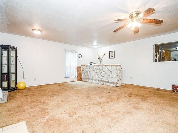 3rd image of 5942 Pershing St