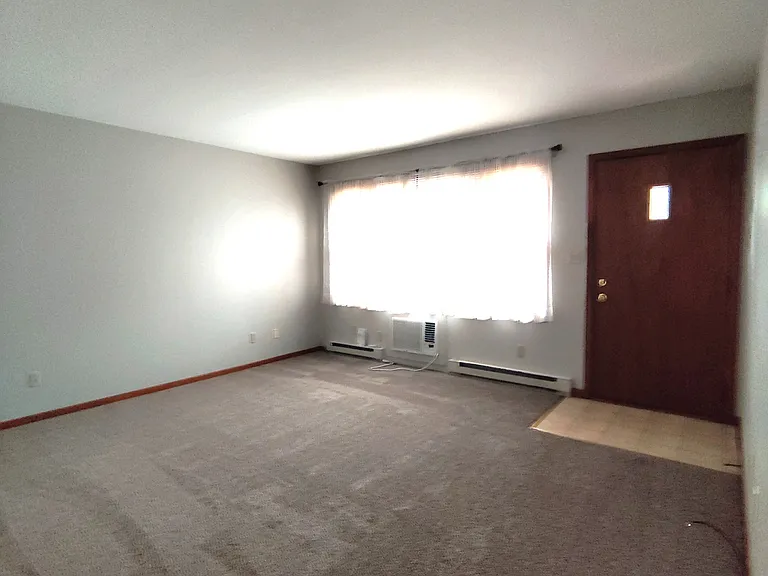 803 E 5th St — Photo 2