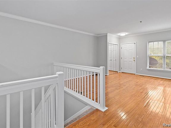 4th image of 2620 Woodward Ave