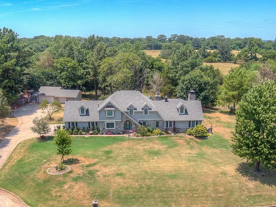 2nd image of 1804 Forest Rd