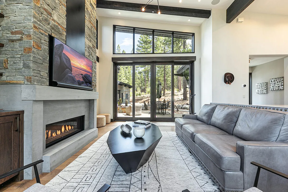 Building Photo - 9718 Hunter House Dr