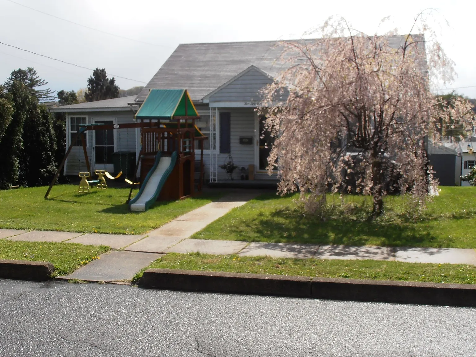 555 Hanover St photo 1