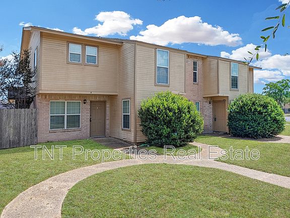 2nd image of 1811 Woodsman Dr APT C