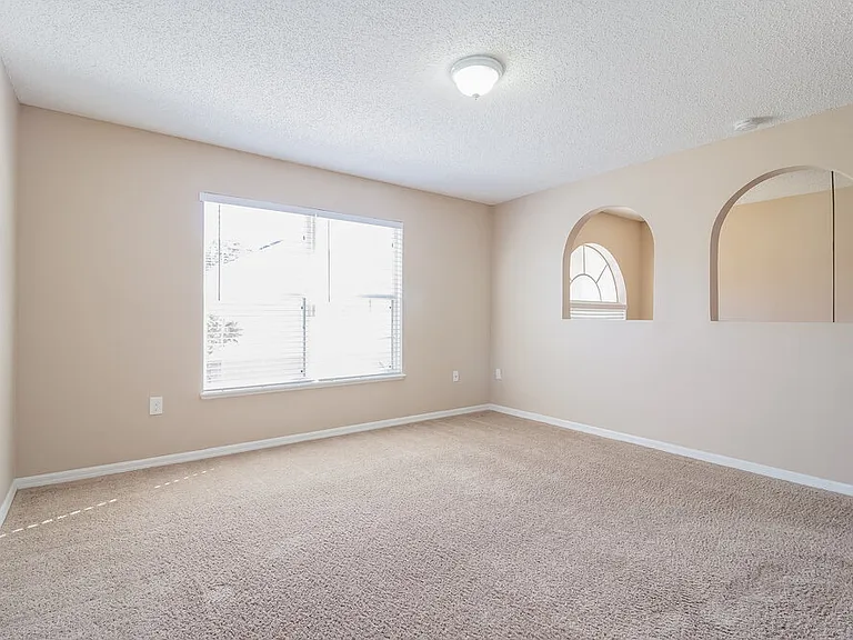 1113 Benan Ct — Photo 4