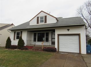 10236 Beaconsfield Dr, Parma Heights, OH 44130