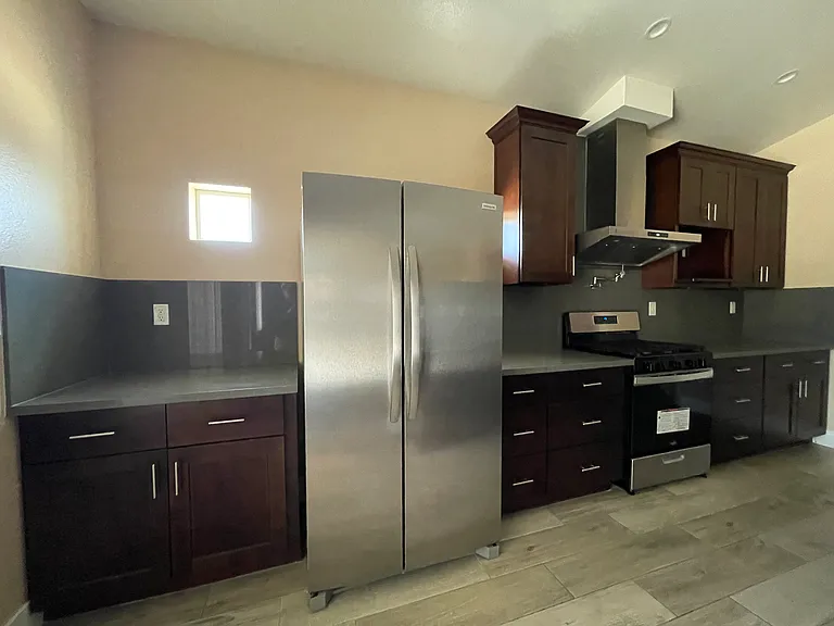 17515 Live Oak St — Photo 9
