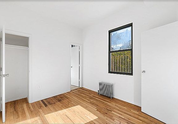 3rd image of 244 W 64th St #D