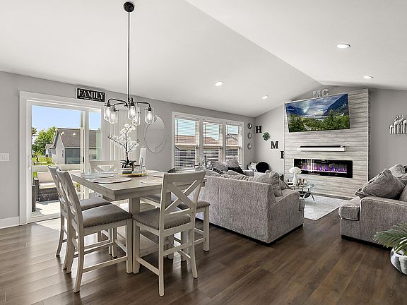 3rd image of 3817 Elderberry Dr