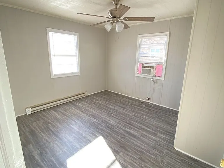 209.5 E Ridge Ave — Photo 4