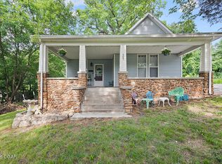 609 S College St, Neosho, MO 64850
