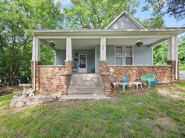 609 S College St, Neosho, MO 64850
