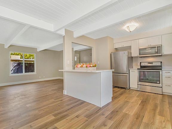 4th image of 839 Douglass Ave