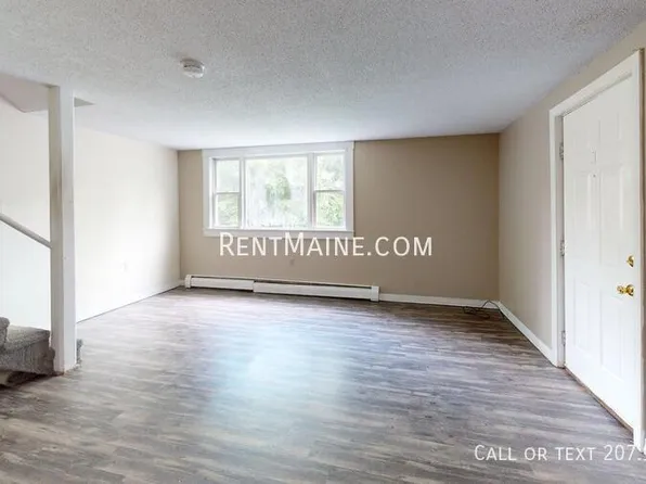 15 Elm St #4, Bangor, ME 04401