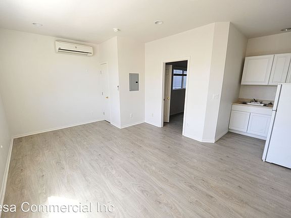 3rd image of 6910 1/2 Melrose Ave APT 4
