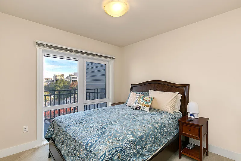 2 bed, 2.0 bath, 1300 sqft, $3,795 — Photo 3