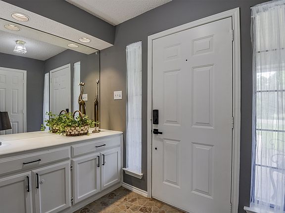 3rd image of 257 Spring Brook Dr