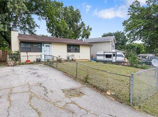 1212 NE 44th St, Kansas City, MO 64116