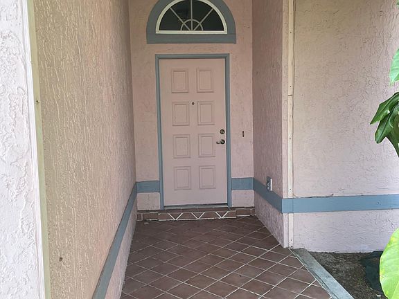2nd image of 571 Hummingbird Ct