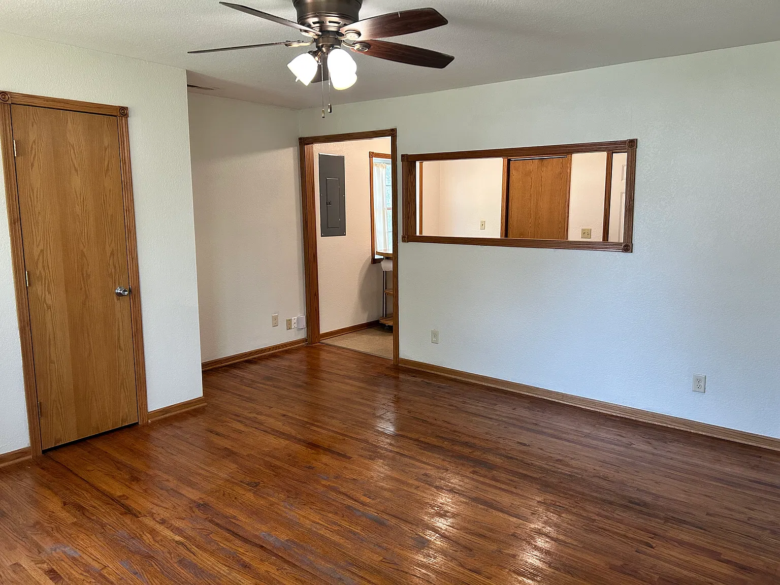 2 bed, 808 sqft, $1,075 — Photo 4