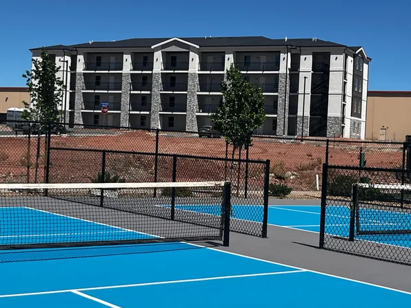 290 N Lone Rock Dr #104, Hurricane, UT 84737