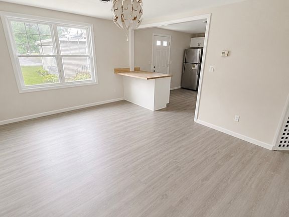 2nd image of 267 Branford Rd #201