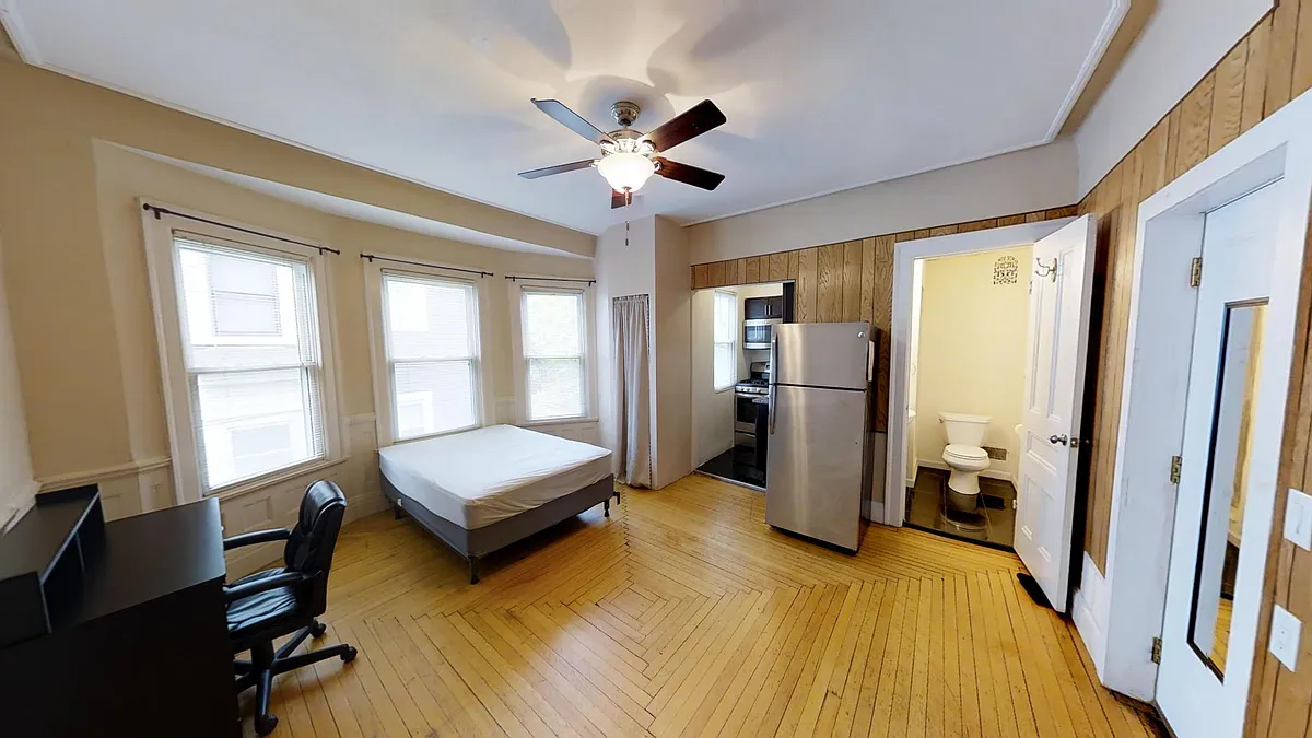 Building Photo - 113 Comstock Ave #4