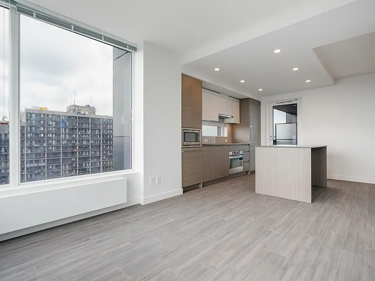 13615 Fraser Hwy #2403 — Photo 36
