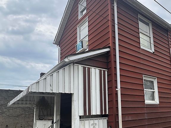 2nd image of 18 E Tamarack St