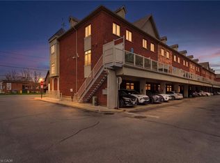 362 Plains Rd E #32, Burlington, ON L7T 0A4