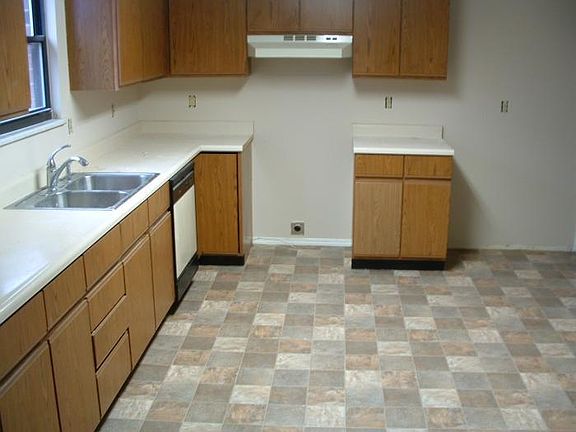 5th image of 8748 Deer Hollow Dr