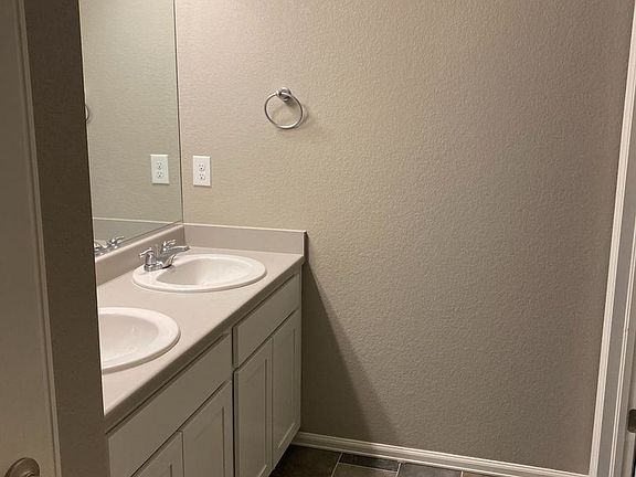 3rd image of 1752 Floret Dr